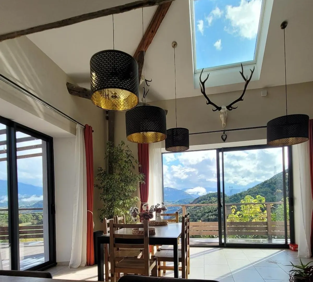 Maison La Valdiane Vue Lac Et Montagne Rousset